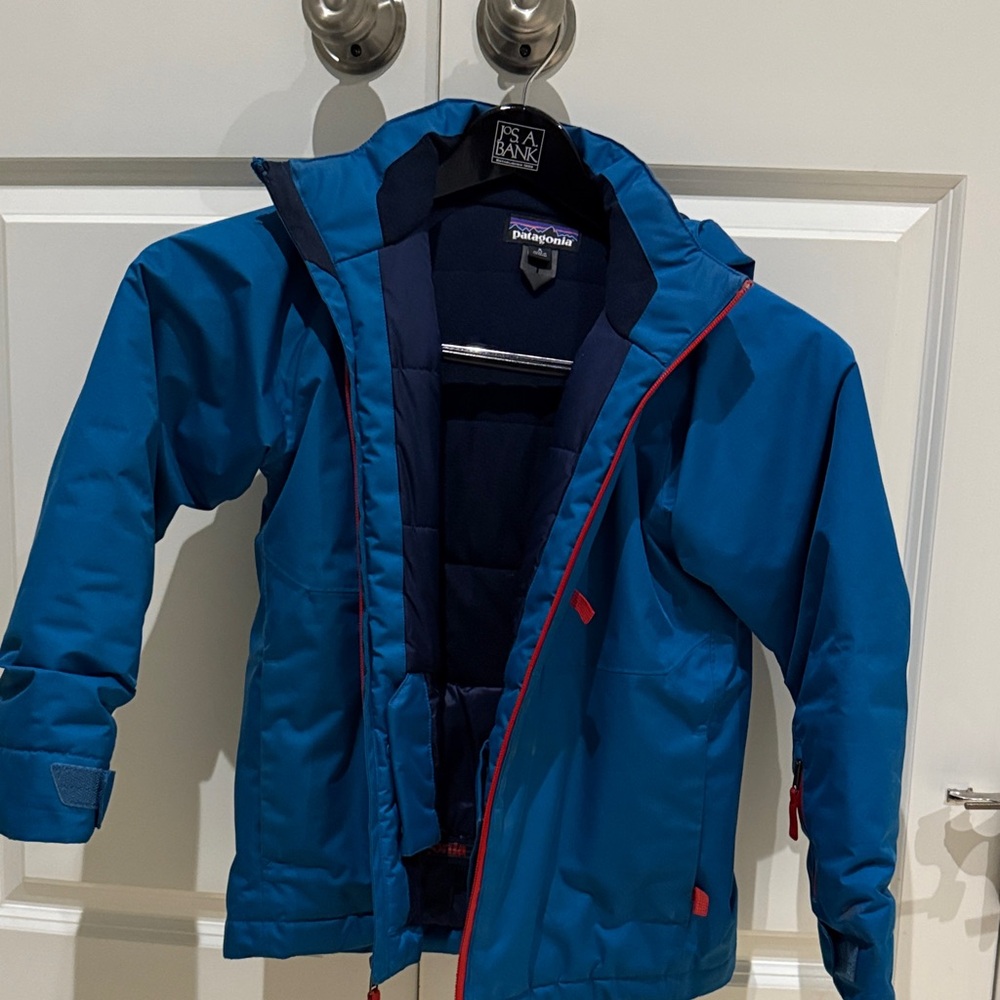 Patagonia Kids  Blue Puffer Jacket. Size Small 7-8.